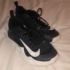 black nike volleyball shoes
